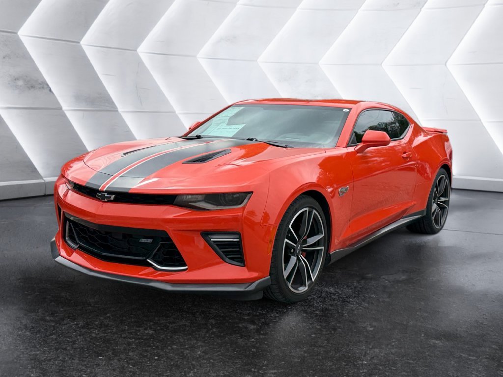 Used 2018 Orange Chevrolet SS image 3