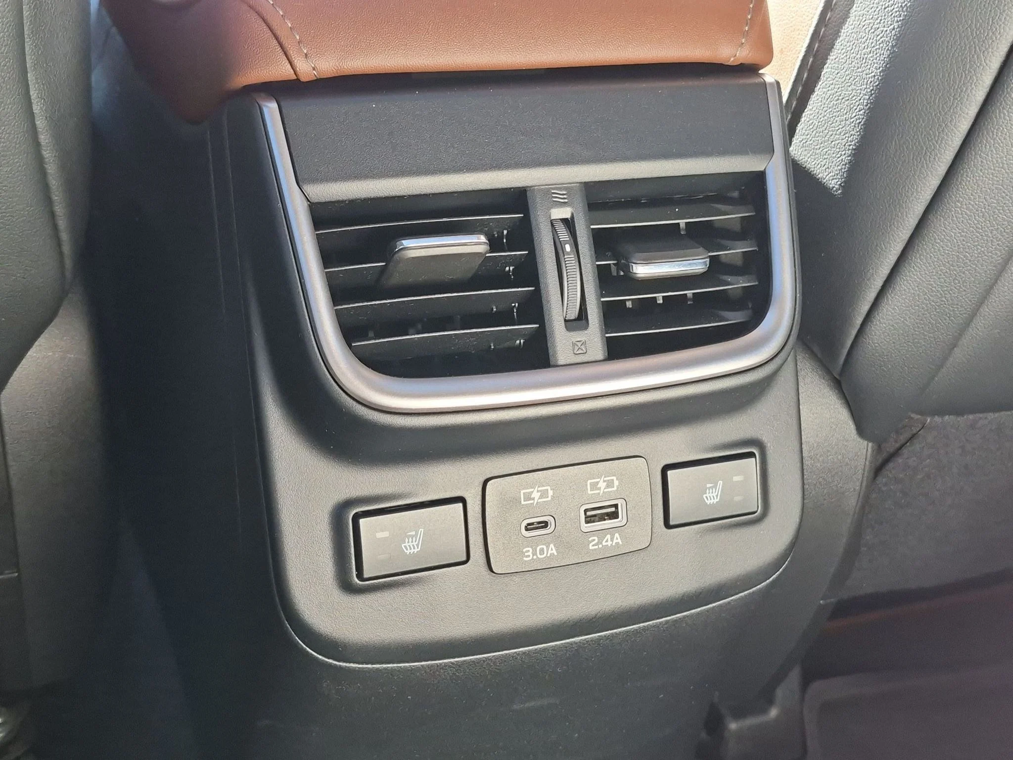 Used 2024 Crystal White Pearl Subaru Touring image 18