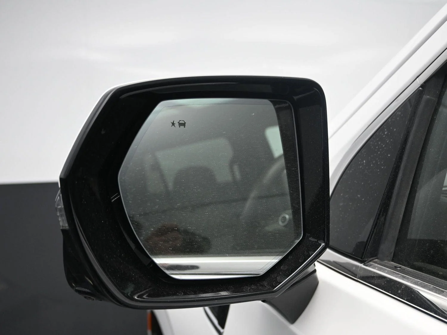 2022 GMC Yukon SLT - Photo 24