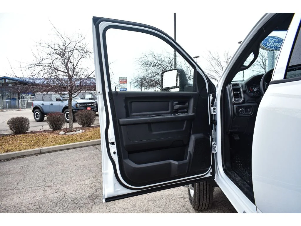 New 2024 Bright White Clear-Coat Exterior Paint RAM Tradesman image 9
