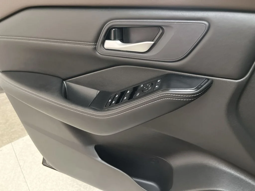 Used 2023 Black Nissan SV image 13