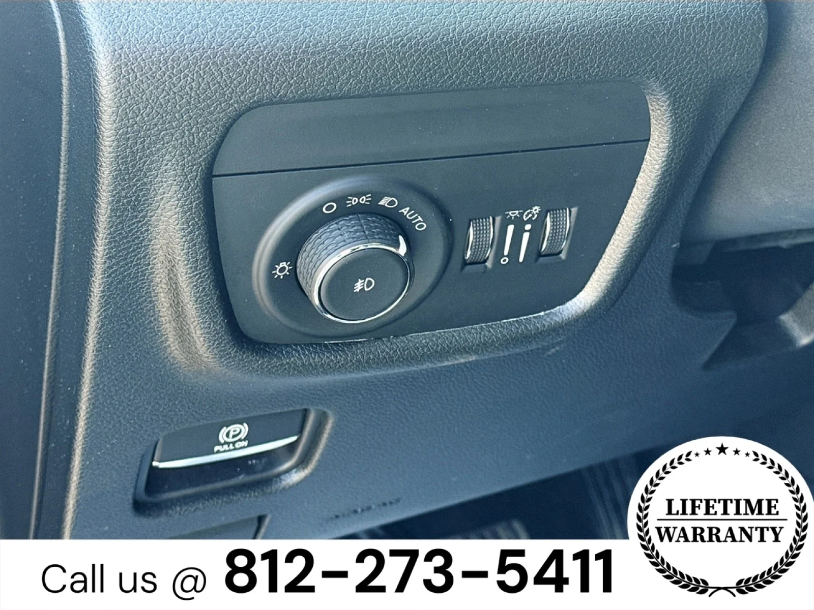 Used 2023 Baltic Gray Clearcoat Metallic Jeep Limited image 10
