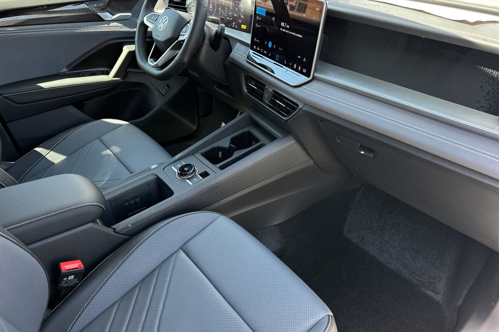 New 2026  Volkswagen 2.0T SE R-Line Black image 16