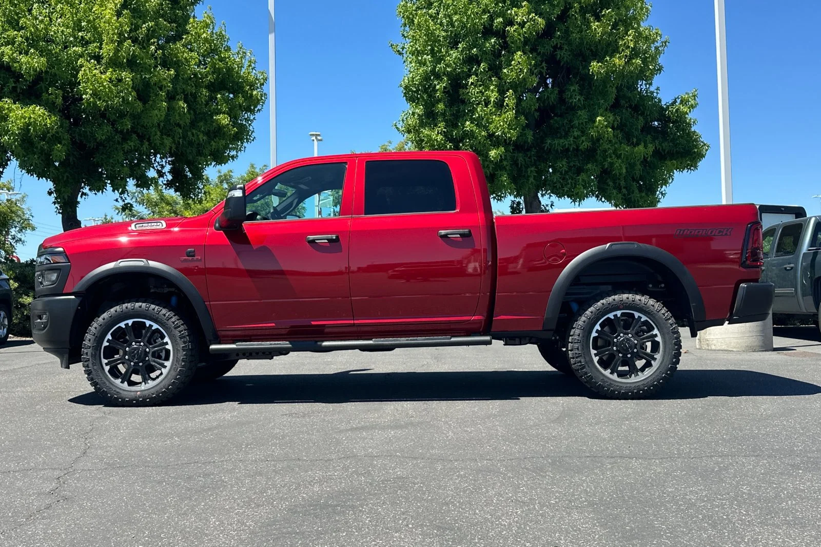 New 2026 Molten Red Pearl-Coat Exterior Paint RAM Warlock image 7