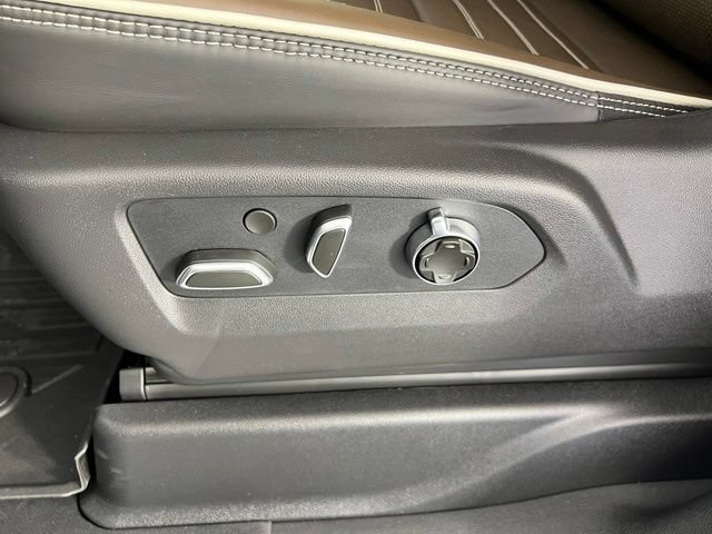 New 2026 Glacier White Tricoat GMC Denali Ultimate image 21