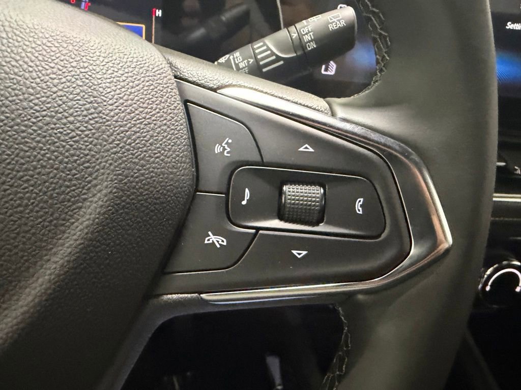 New 2026 Mosaic Black Metallic Chevrolet ACTIV image 17