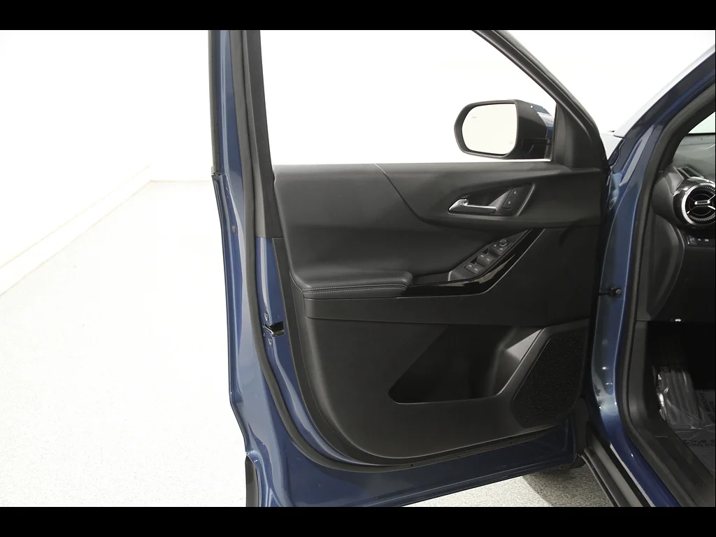 2025 Chevrolet Equinox LT - Photo 4
