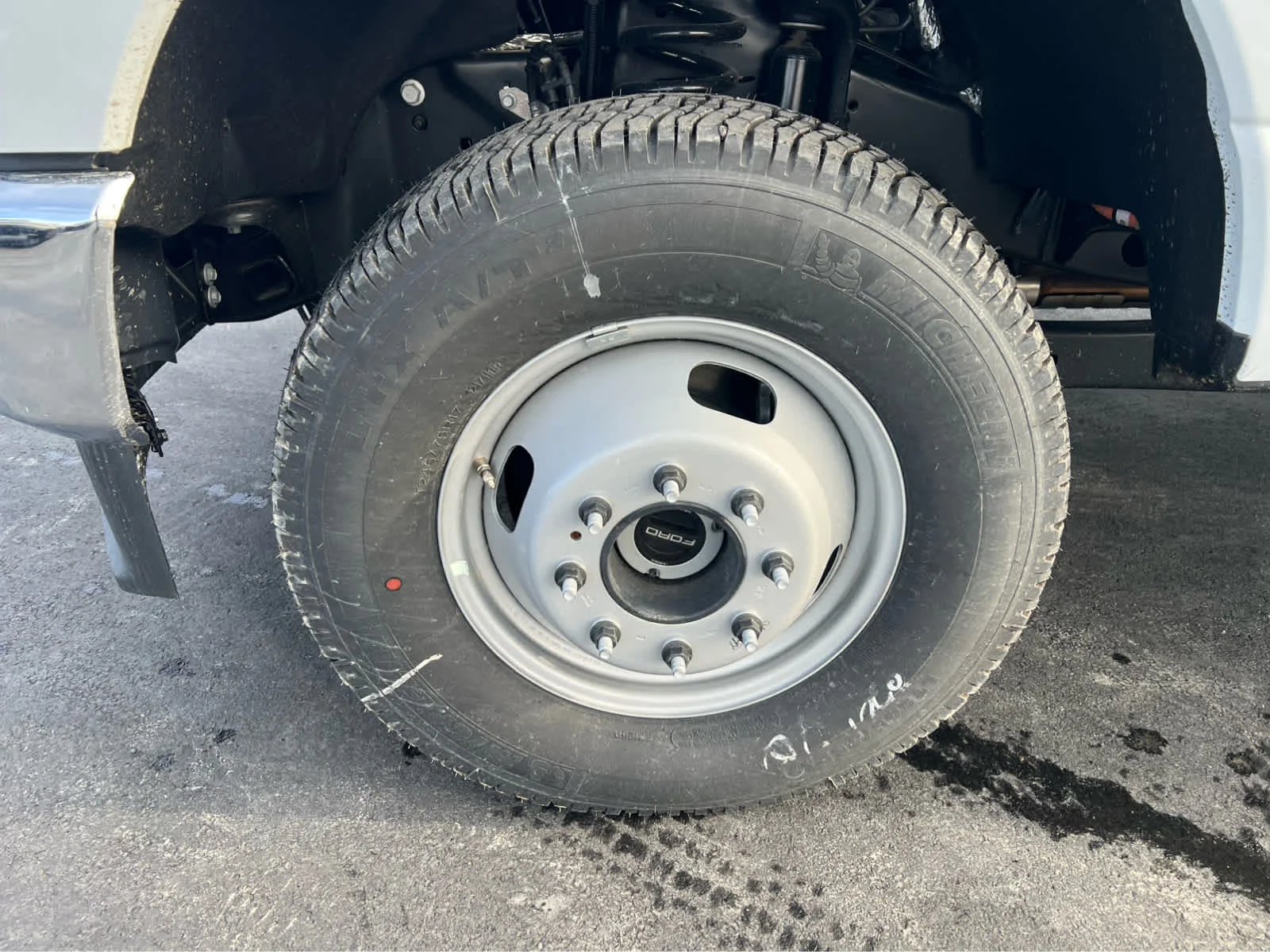 2025 Ford F-350 Super Duty Chassis Cab XL - Photo 13