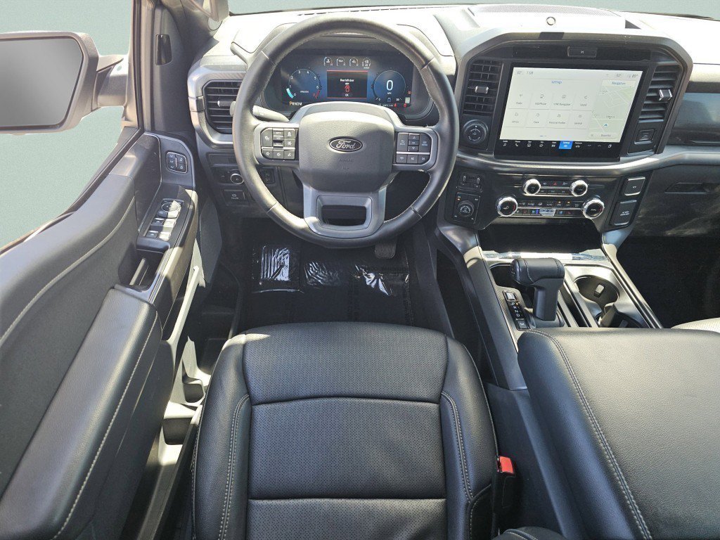 Used 2025 Oxford White Ford Lariat image 4