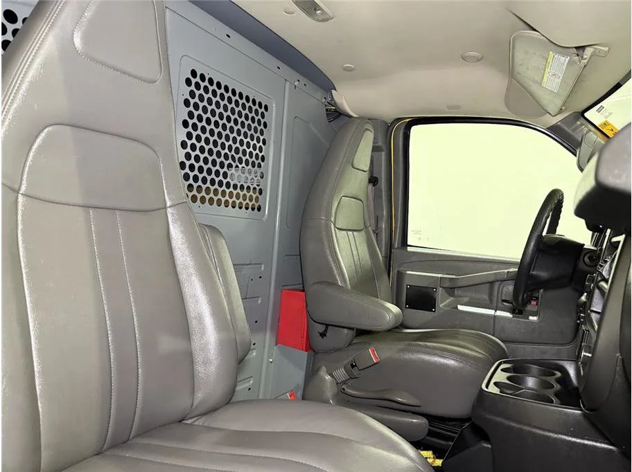 Certified Used 2018 Special Paint GMC Extended Van 3D image 22