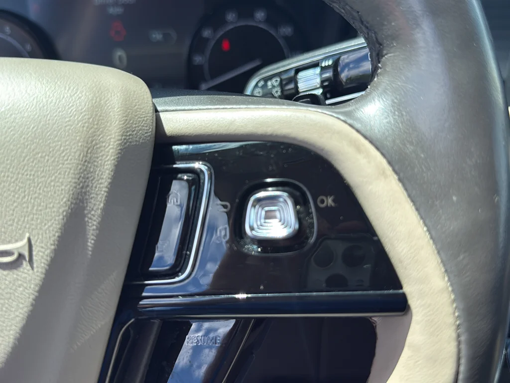 Used 2020 White Lincoln Standard image 15