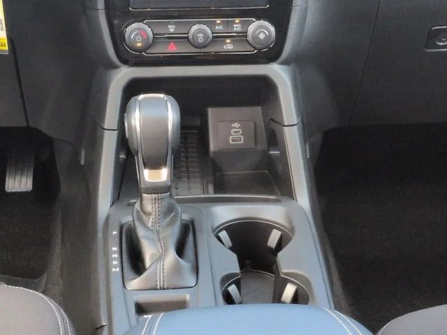 New 2026 Velocity Blue Metallic Ford XLT image 19