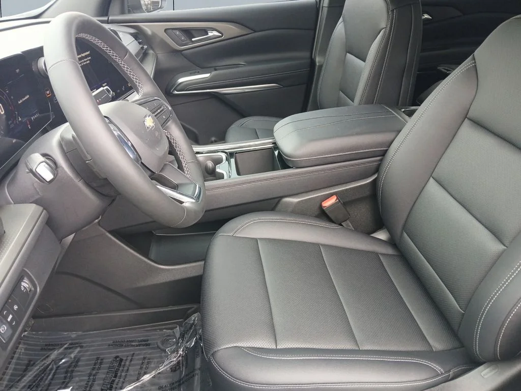 New 2026 Summit White Chevrolet LT image 10