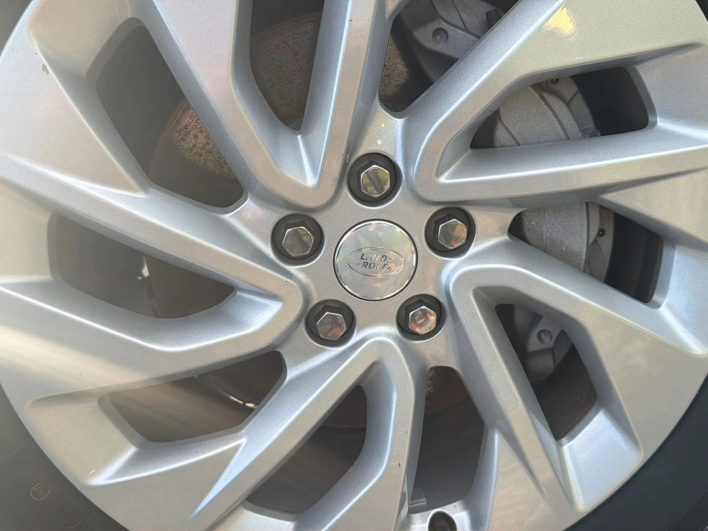 Used 2025  Land Rover S image 11