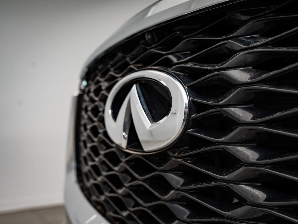 Used 2025 Warm Titanium INFINITI LUXE image 3