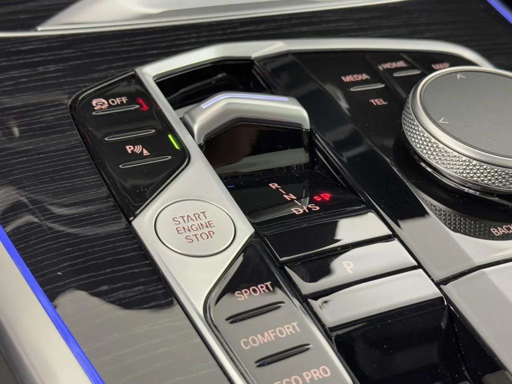 2025 BMW X7 M60i - Photo 28