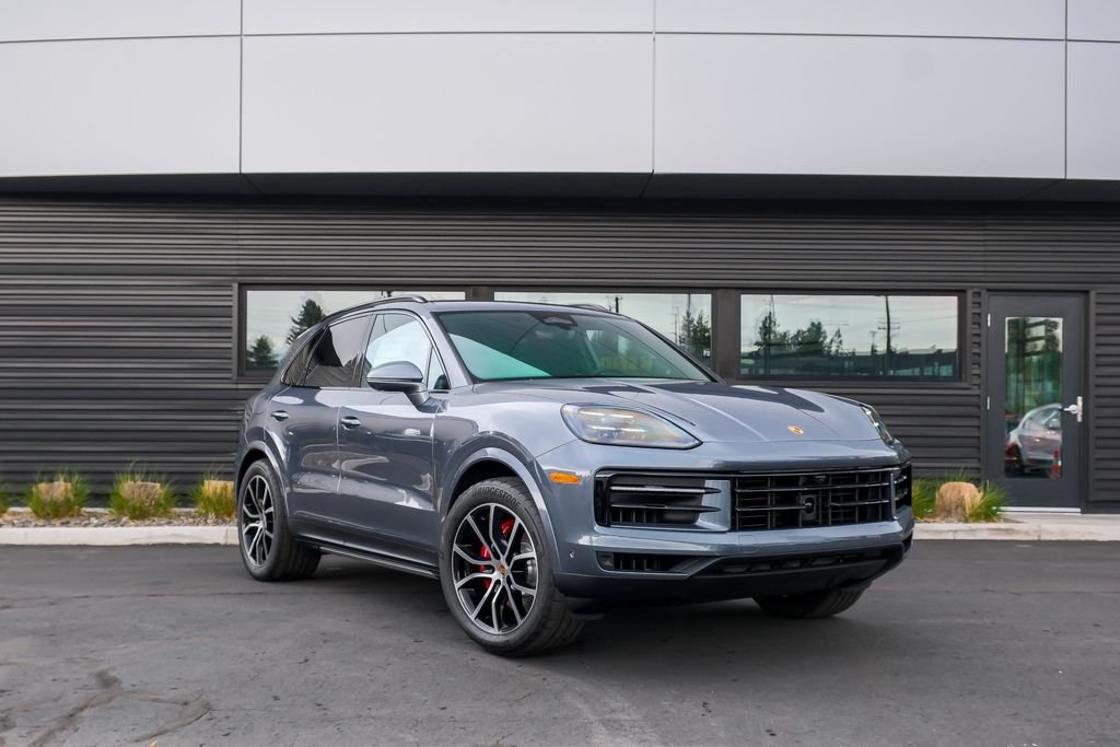 2026 Porsche Cayenne S - Photo 7