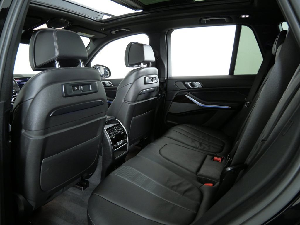 Used 2020 Jet Black BMW xDrive40i image 29