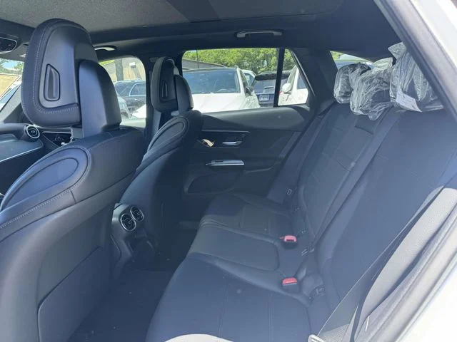 New 2026 White Mercedes-Benz GLC 300 image 30