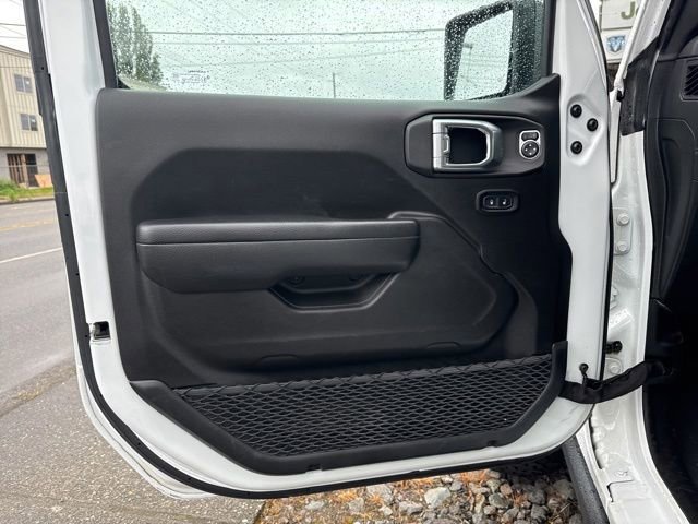 Used 2025 Bright White Clearcoat Jeep Rubicon image 25