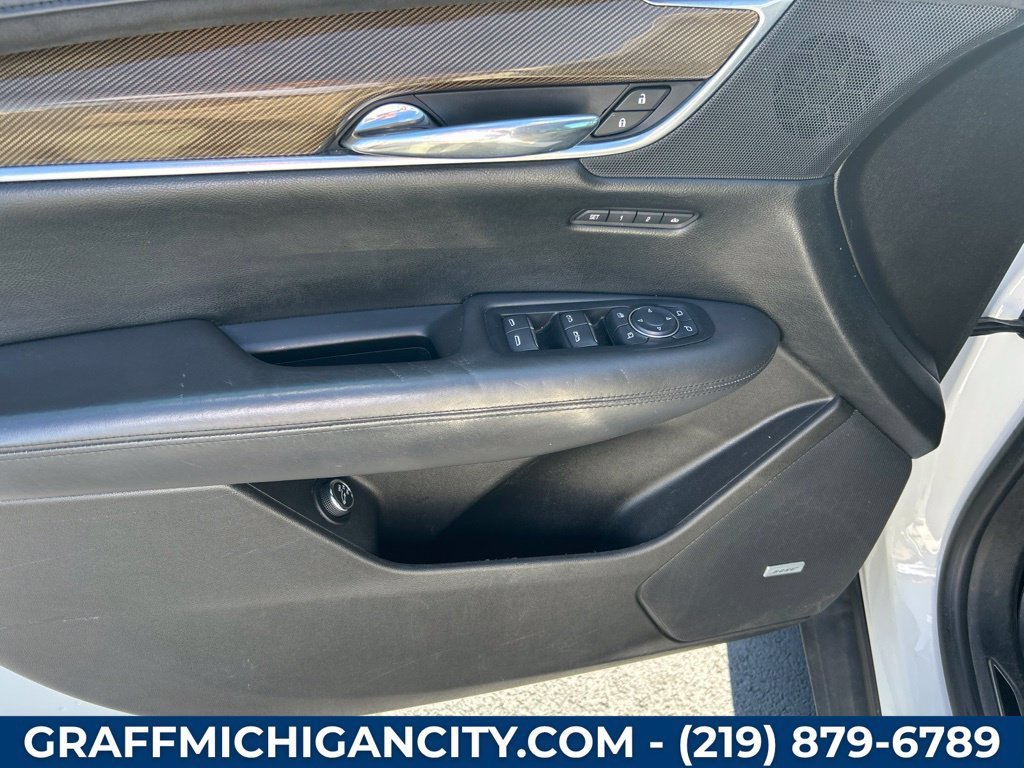 Used 2017 CRYSTAL WHITE TRICOAT Cadillac Platinum AWD image 37