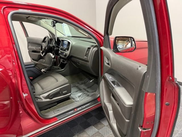 Used 2017 Quartz GMC SLE1 image 23