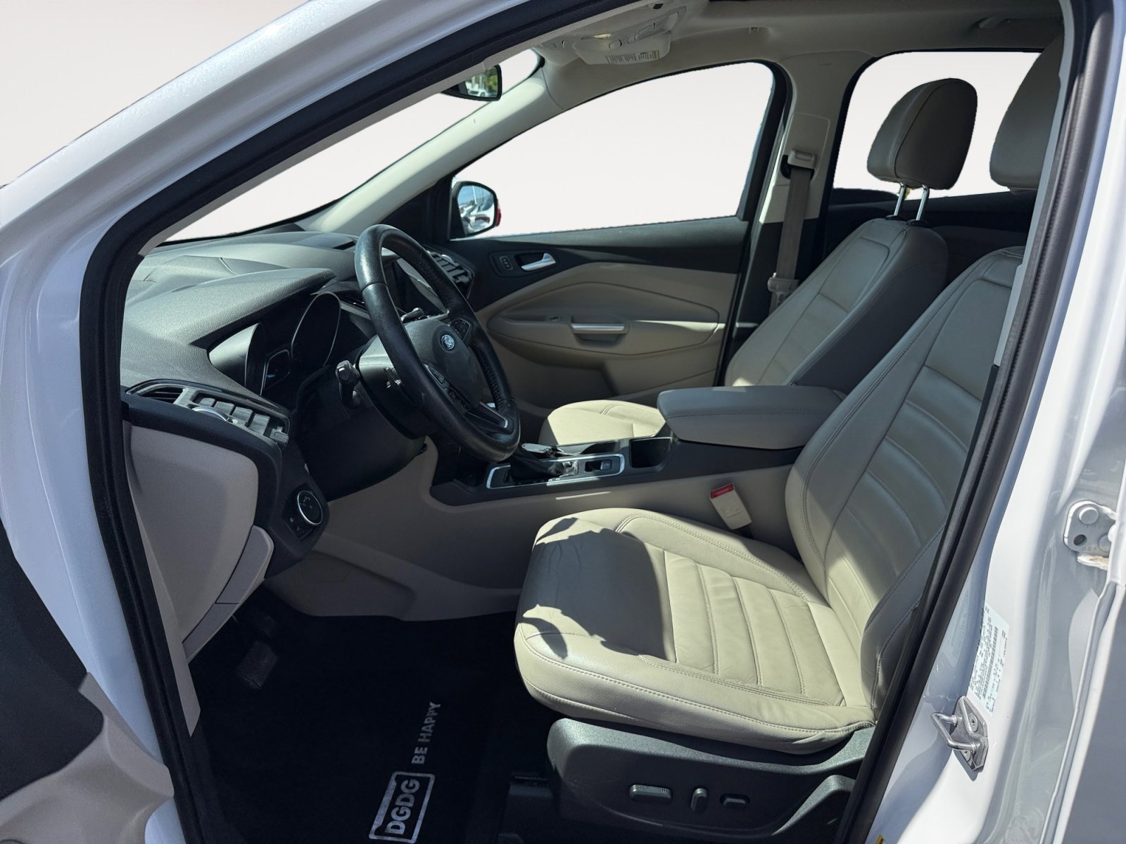 Used 2017 White Platinum Clearcoat Metallic Ford Titanium image 10