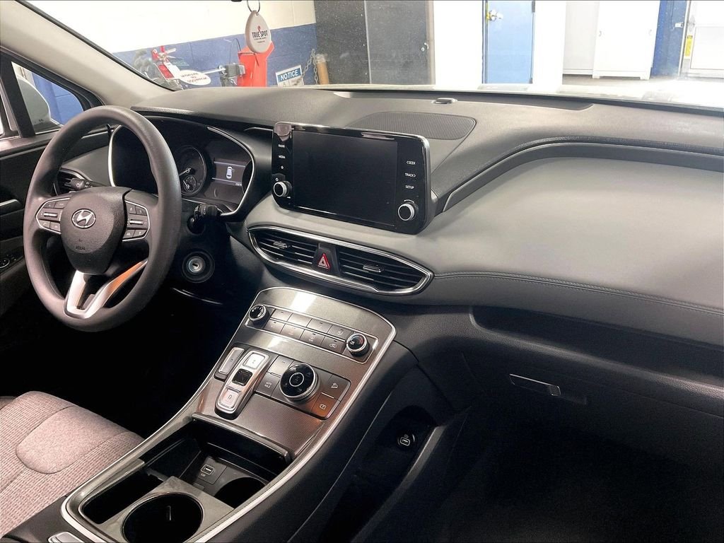 Used 2023 Silver Hyundai SE image 14