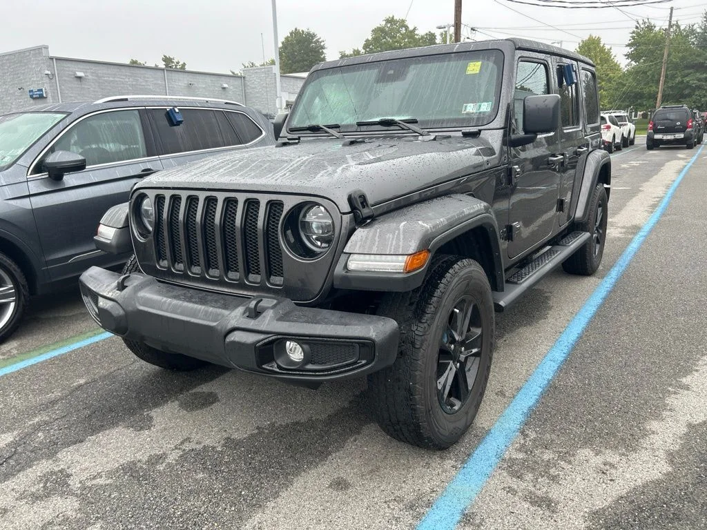Used 2022 Gray Jeep Unlimited Sahara Altitude image 1