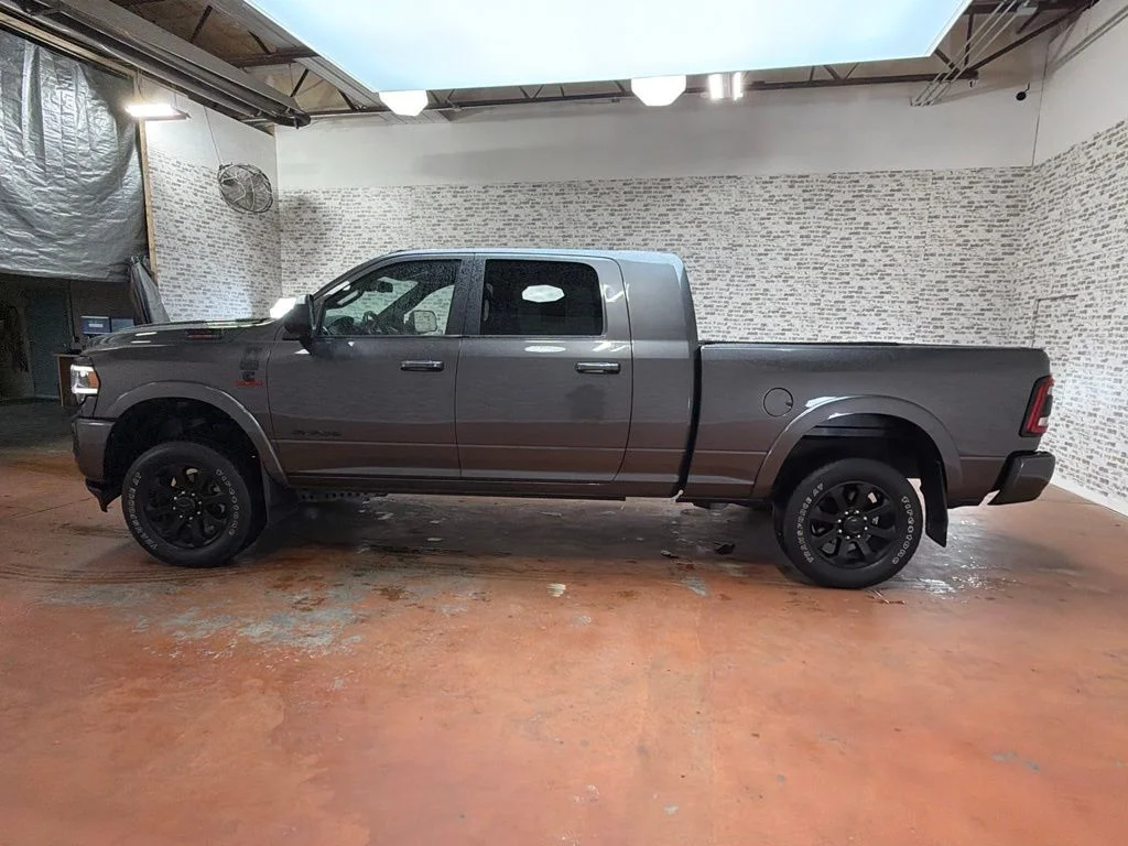 Used 2021 Granite Crystal Metallic Clearcoat Ram Laramie image 4