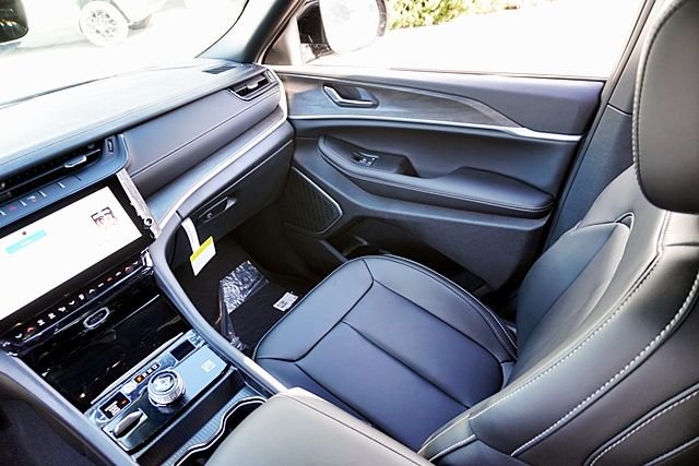 New 2026 Baltic Gray Metallic Clear-Coat Exterior Paint Jeep Limited image 24