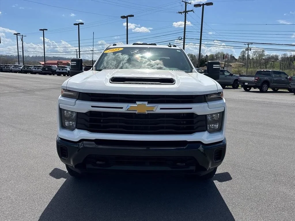 2025 Chevrolet Silverado 2500HD Custom - Photo 8