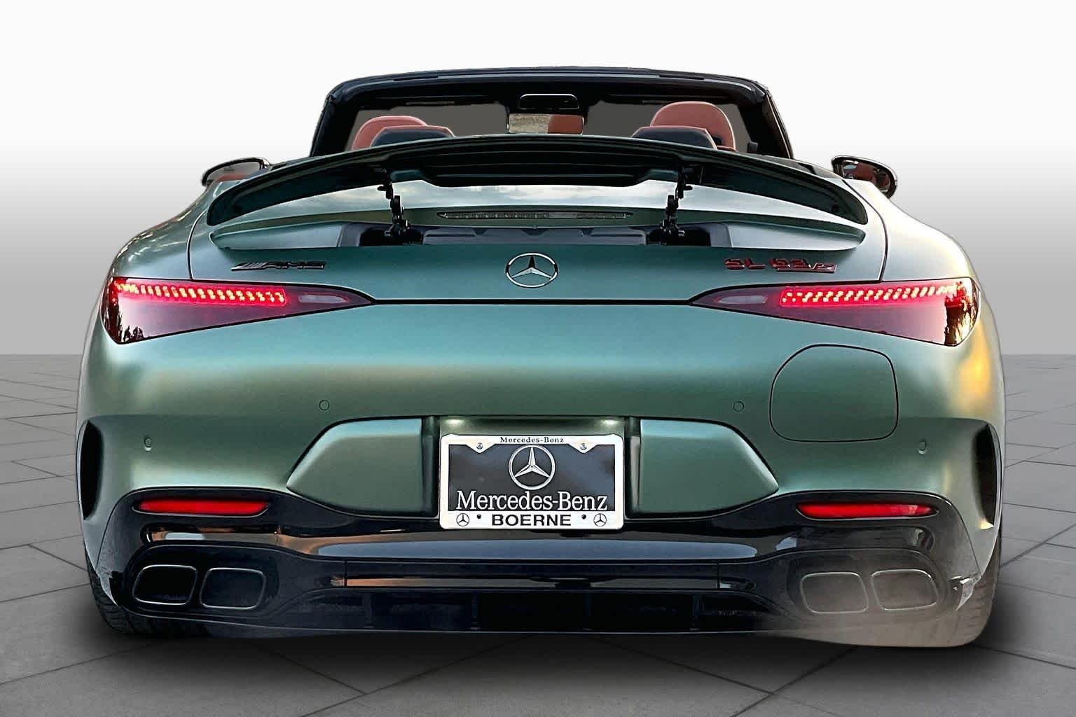 New 2026 MANUFAKTUR exclusive Ireland mid green magno Mercedes-Benz AMG® SL 63 S E Performance Roadster image 4