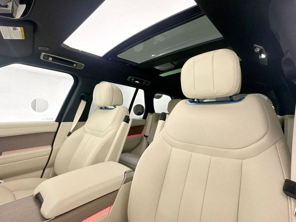 New 2026 British Racing Green Land Rover SE image 22