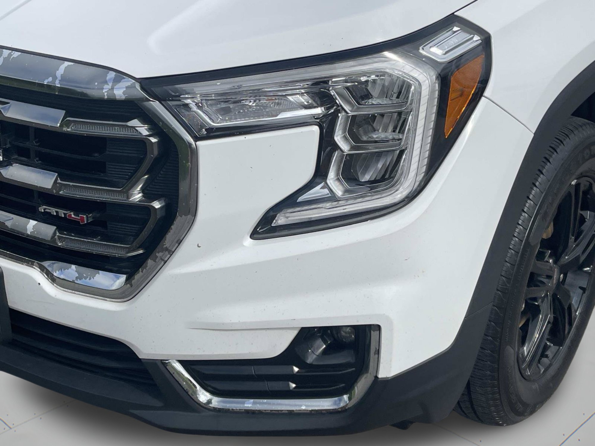 Used 2023 Summit White GMC AT4 image 43
