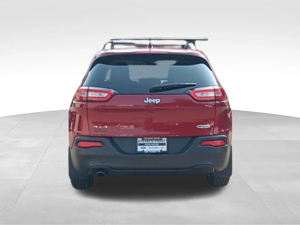 Used 2016 Deep Cherry Red Crystal Pearlcoat Jeep Latitude image 6