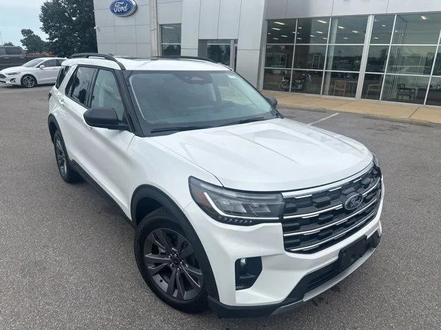 New 2026 Star White Metallic Tri-Coat Ford Active image 6