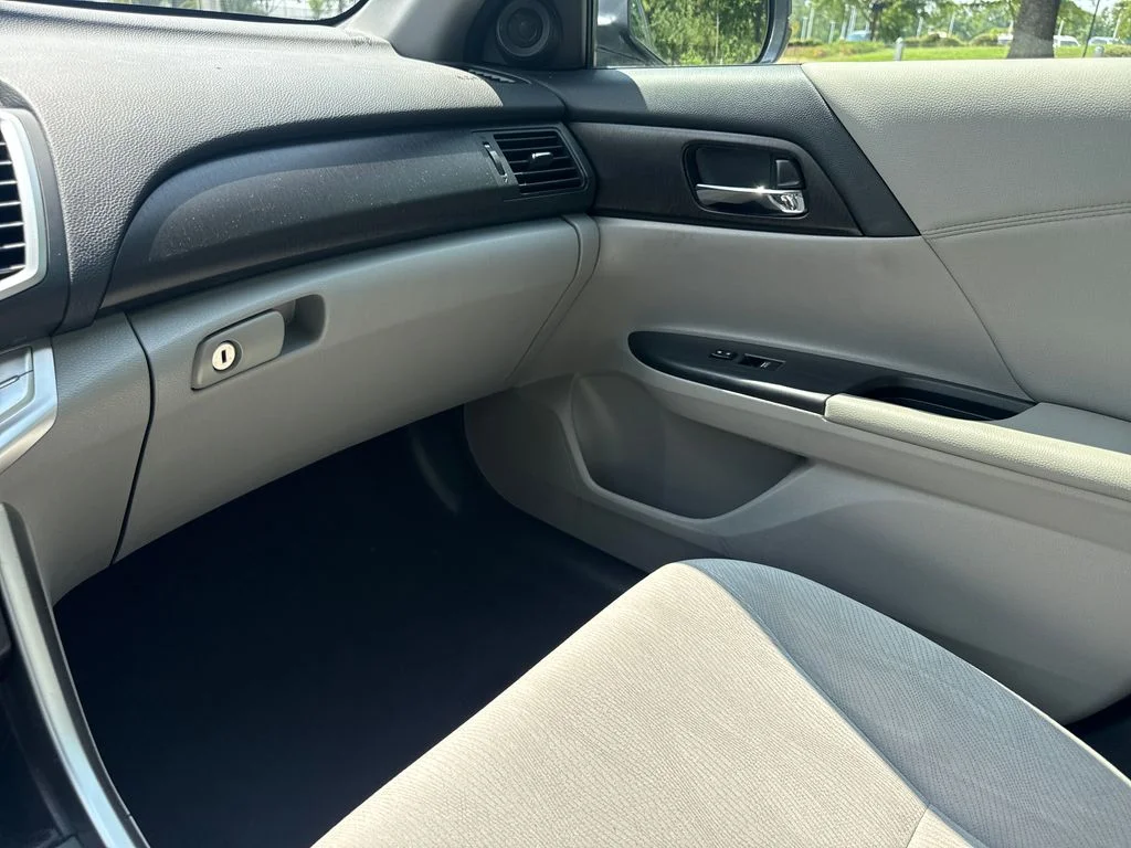 Used 2014 Modern Steel Metallic Honda EX image 17