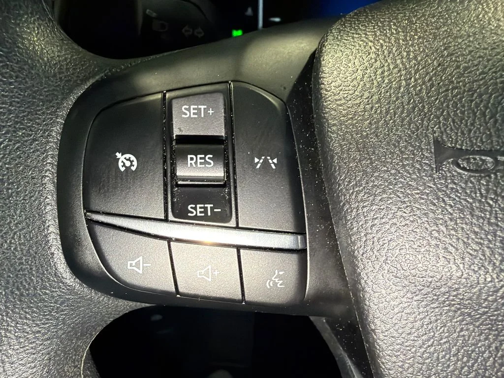 Used 2025 AGATE BLACK METALLIC Ford Active image 25