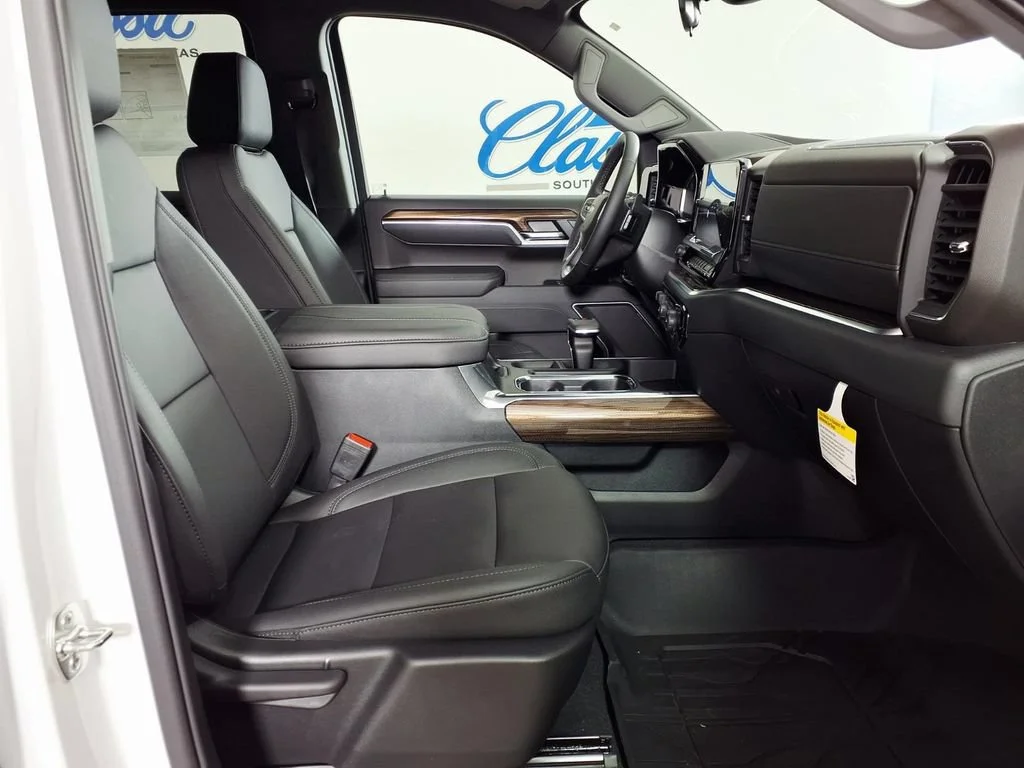 New 2026 Summit White Chevrolet LT image 10