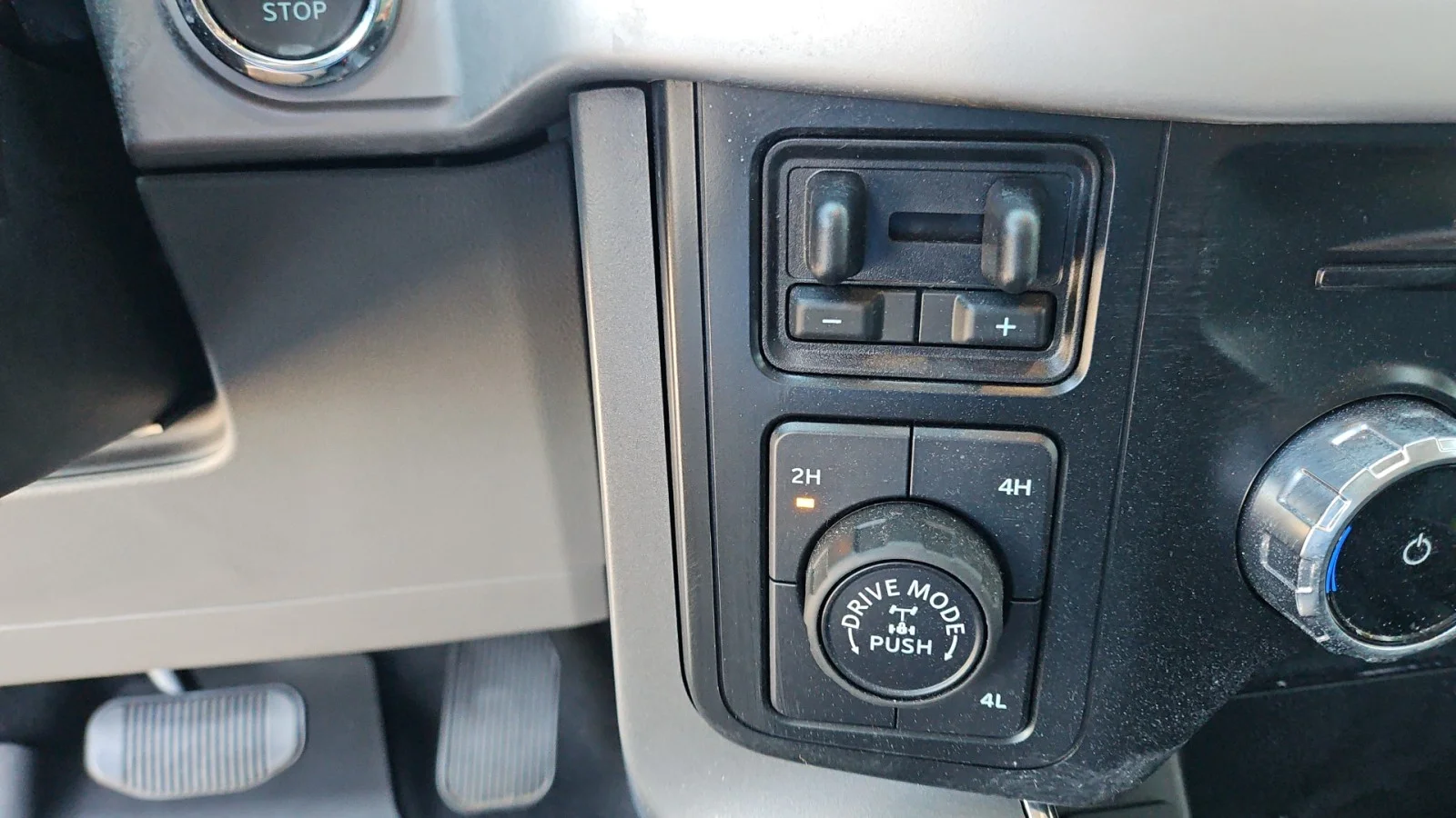 Used 2023 Silver Ford XLT image 22