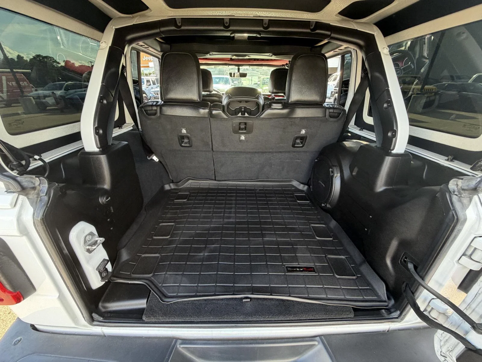 Used 2019 Bright White Clearcoat Jeep Rubicon image 19