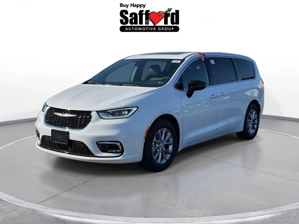 2026 Chrysler Pacifica Limited's photo