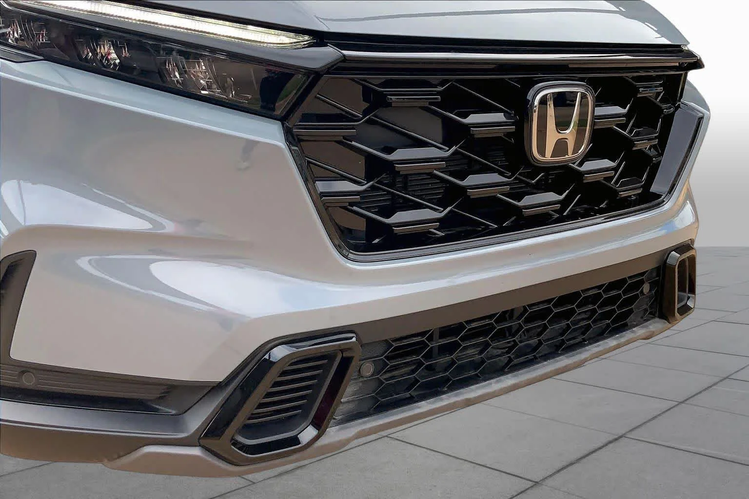Used 2024 Urban Gray Pearl Honda Sport-L image 29