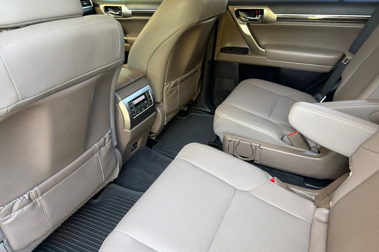 Used 2020 Nightfall Mica Lexus Premium image 4