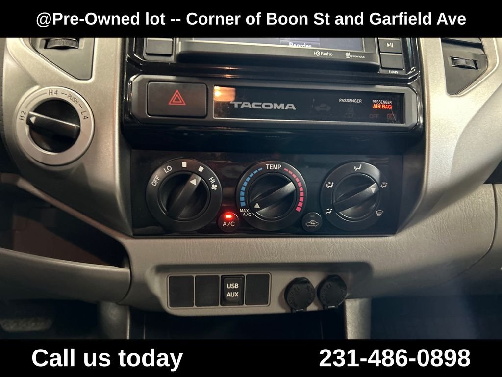 Used 2015 Red Toyota Base image 19