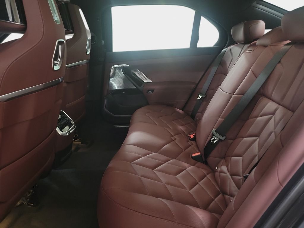 New 2026 Dravit Grey Metallic BMW 740i image 9