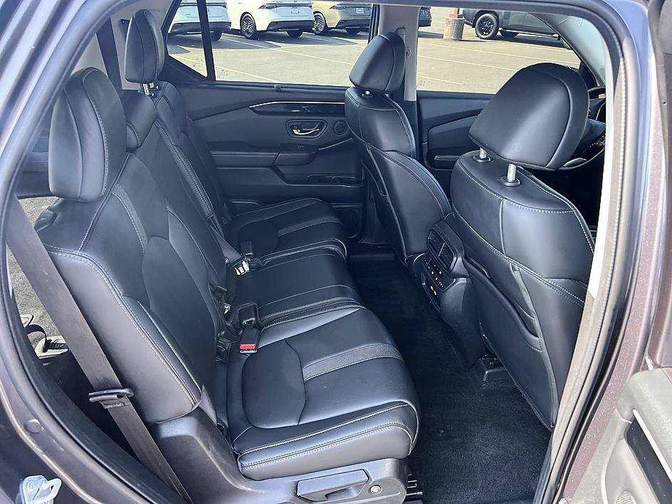 Used 2023 Gray Honda EX-L 8 Passenger image 16