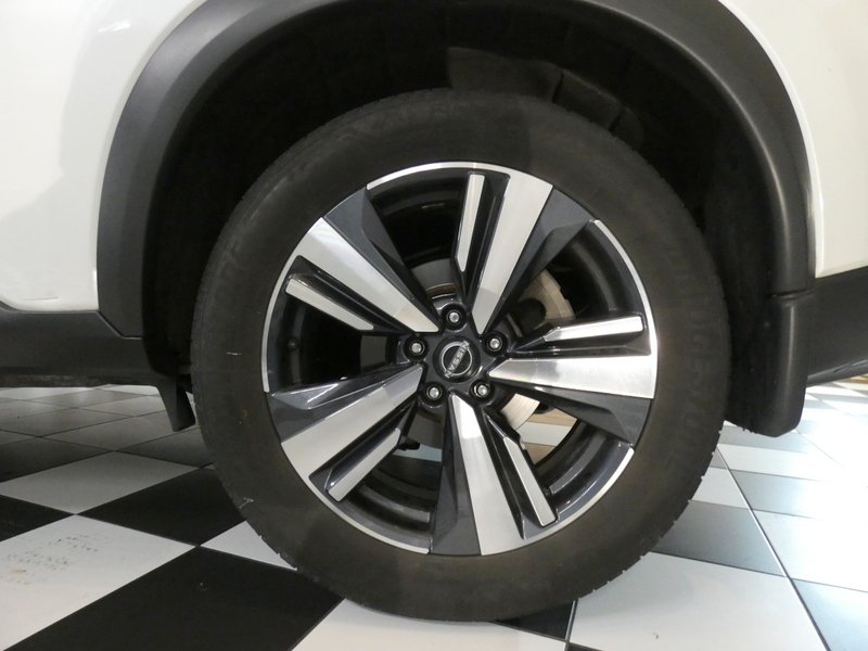Used 2023 WHITE Nissan FWD SL image 7