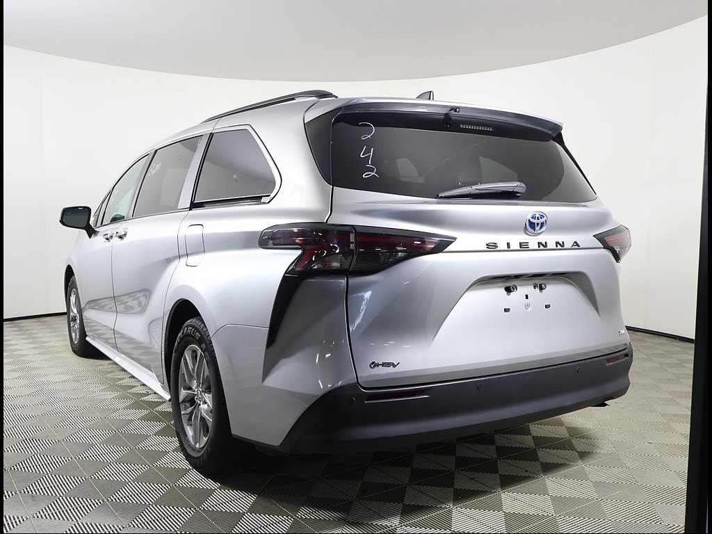 Used 2025 Celestial Silver Metallic Toyota XLE 8-Passenger image 4